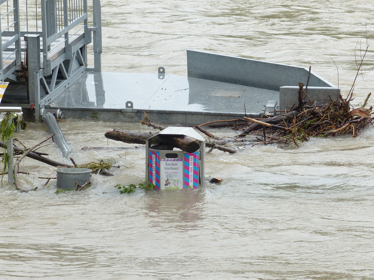 湖南资兴暴雨灾害，暴雨确认造成50人遇难，仍有15人失踪